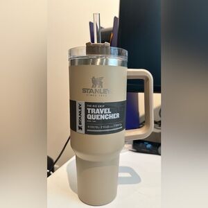 BNWT Stanley 40 oz Tumbler Driftwood